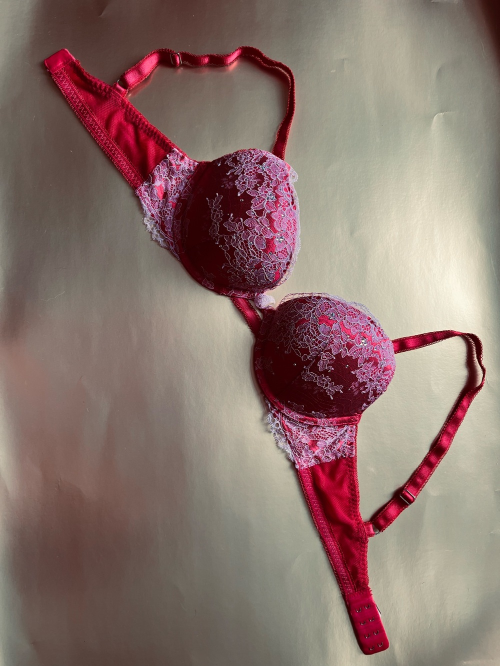 NEW Victoria’s Secret red Lace Trim Push-Up Bra - 34B With rhinestones